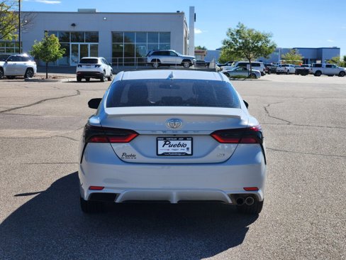 Used 2022 Toyota Camry SE image 4