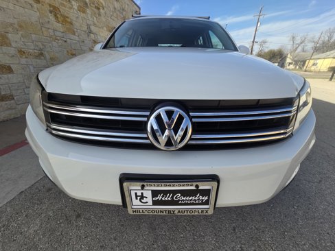 Used 2017 Volkswagen Tiguan Limited w/ Premium Package image 14