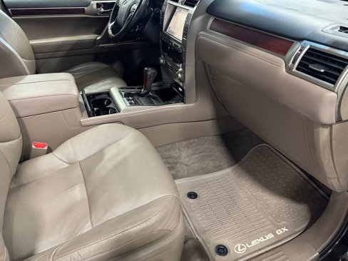 Used 2016 Lexus GX 460 image 34