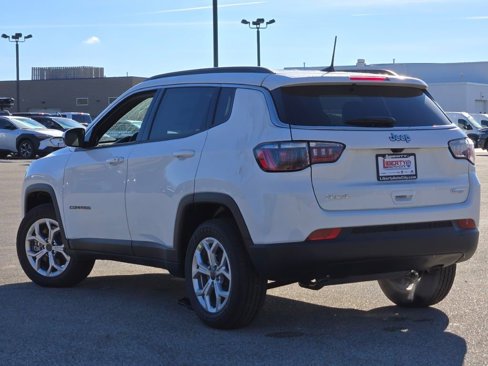 New 2025 Jeep Compass Latitude image 15