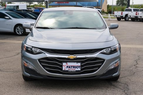 Used 2023 Chevrolet Malibu LS image 2