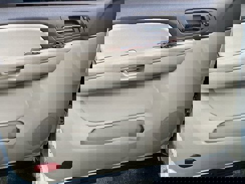 Used 2013 GMC Yukon SLT w/ SLT-2 Equipment Package image 16
