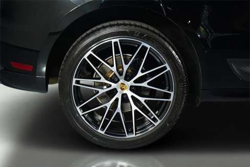 Used 2022 Porsche Macan image 10