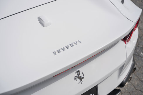 Used 2022 Ferrari 812 GTS image 13
