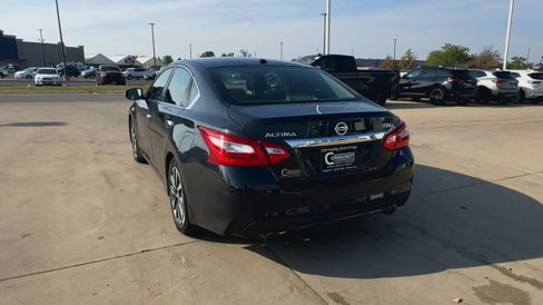 Used 2017 Nissan Altima 2.5 SL w/ Moonroof Package image 7