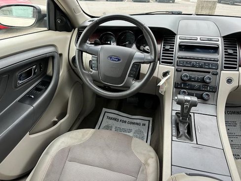 Used 2010 Ford Taurus SEL image 22