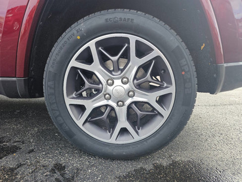 Used 2018 Jeep Grand Cherokee Limited image 39