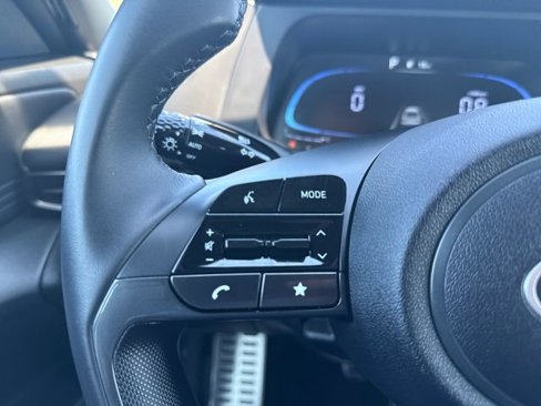 Certified 2025 Hyundai Elantra Sport image 15