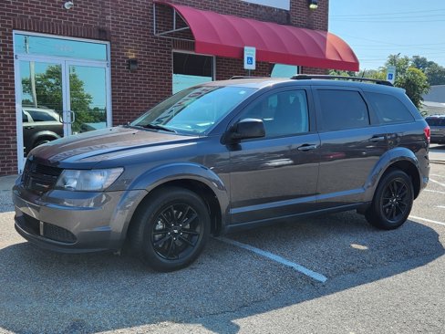 Used 2020 Dodge Journey SE w/ SE Popular Equipment Group image 2