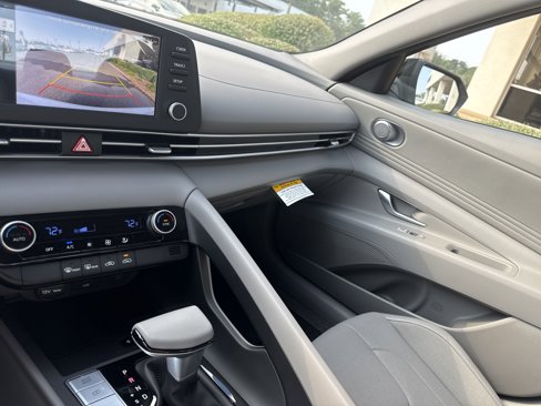 New 2025 Hyundai Elantra Sport image 9