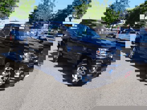 Used 2016 Chevrolet Colorado LT w/ LT Convenience Package image 2
