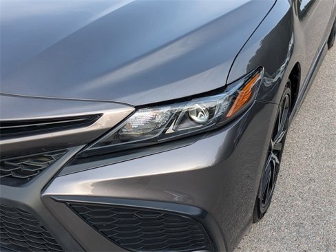Used 2023 Toyota Camry SE image 9