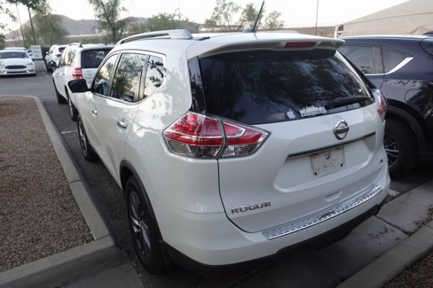 Used 2016 Nissan Rogue SL w/ SL Premium Package image 4