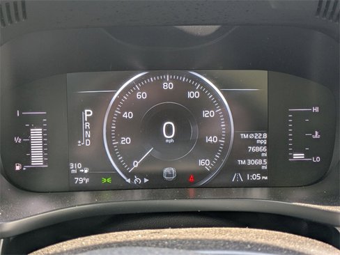 Used 2019 Volvo XC60 T5 Momentum w/ Premium Package image 9