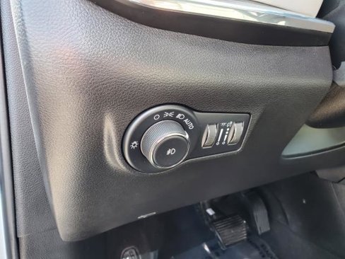 Used 2022 Jeep Compass Limited image 8