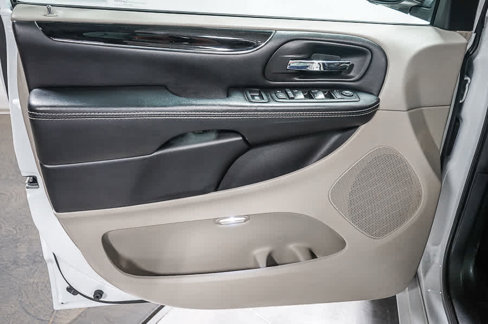 Used 2019 Dodge Grand Caravan SXT image 24