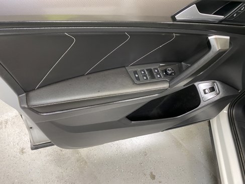 Used 2024 Volkswagen Tiguan SE image 20