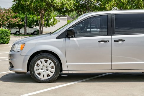 Used 2019 Dodge Grand Caravan SE image 14