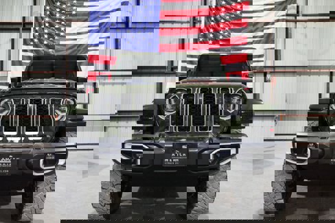 Used 2022 Jeep Gladiator Overland w/ Popular Equipment Package image 2