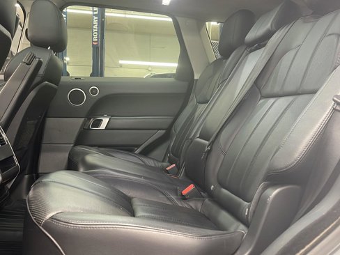 Used 2016 Land Rover Range Rover Sport SE image 9