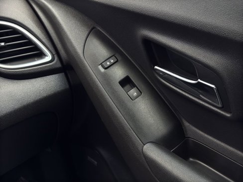 Used 2020 Chevrolet Trax Premier image 15