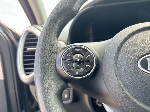 Used 2020 Kia Soul LX image 17