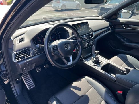 Used 2018 Honda Accord Sport image 12