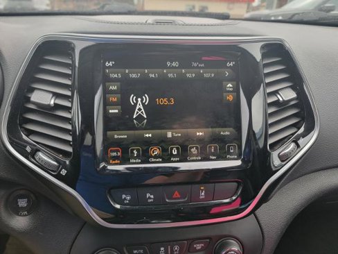 Used 2019 Jeep Cherokee Limited w/ Luxury Group image 22