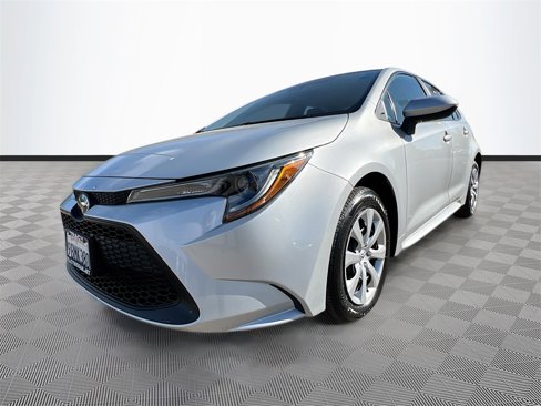 Used 2022 Toyota Corolla LE image 3