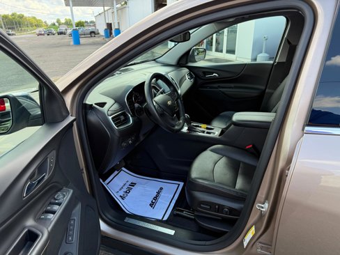 Used 2018 Chevrolet Equinox Premier image 12