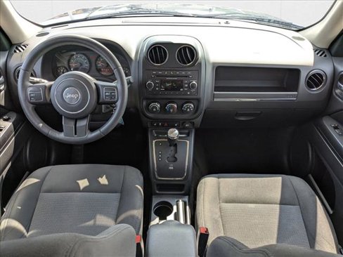 Used 2016 Jeep Patriot Latitude image 18