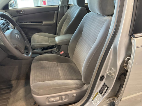 Used 2005 Toyota Camry LE image 14