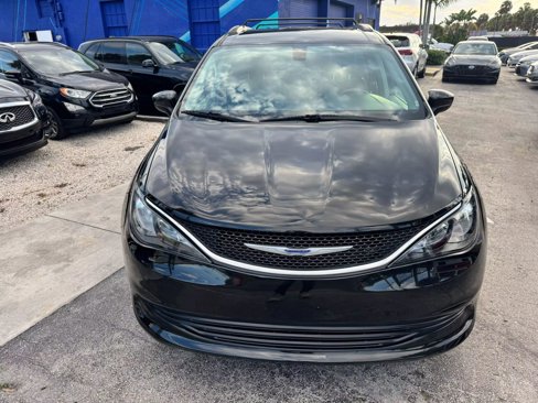 Used 2020 Chrysler Voyager Lxi image 7