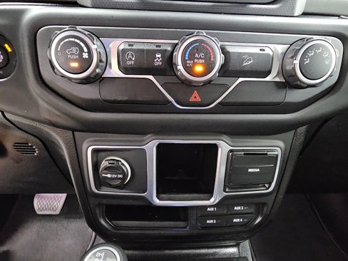 Used 2018 Jeep Wrangler Unlimited Sport image 17