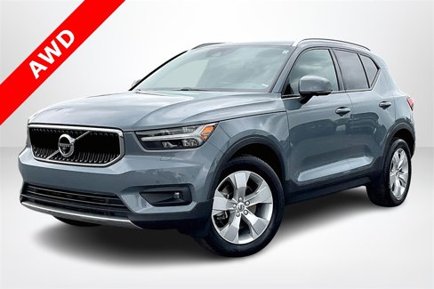 Used 2022 Volvo XC40 T5 Momentum image 3