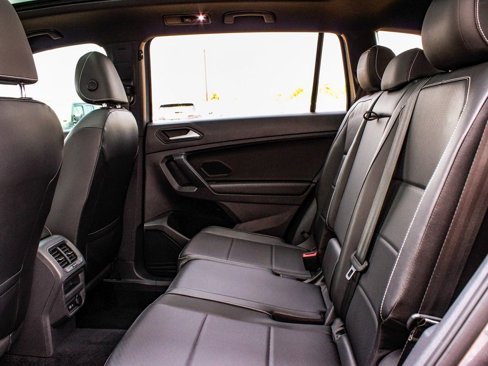Used 2021 Volkswagen Tiguan SE R-Line image 34