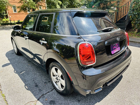 Used 2022 MINI Cooper 4-Door Hardtop w/ Storage Package image 9