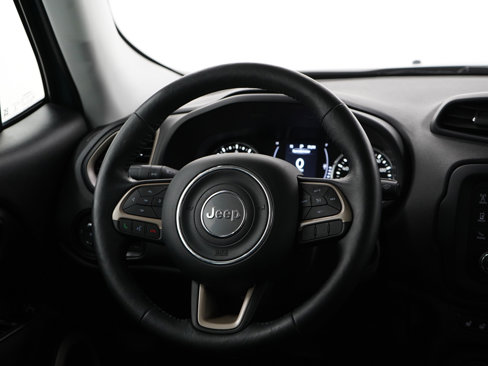 Used 2017 Jeep Renegade Latitude w/ Cold Weather Group image 13