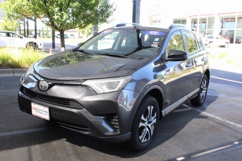Used 2017 Toyota RAV4 LE image 10