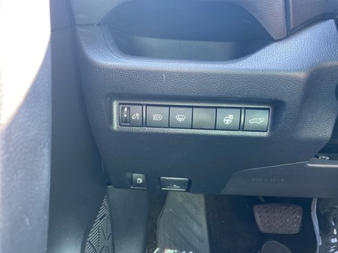 Used 2019 Toyota RAV4 XLE image 12