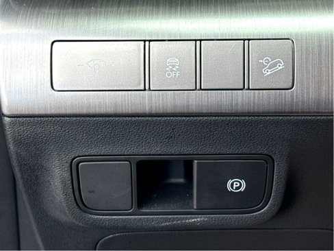 Used 2025 Hyundai Kona SEL image 12