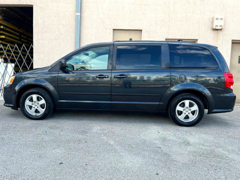 Used 2013 Dodge Grand Caravan SXT image 11