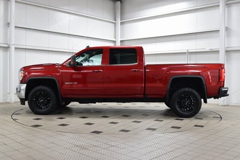 Used 2018 GMC Sierra 2500 SLE w/ SLE Preferred Package image 4