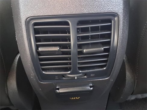 Used 2017 Ford Escape Titanium image 9