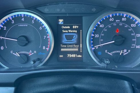 Used 2019 Toyota Highlander LE image 27