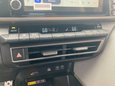 New 2025 Toyota Camry SE image 23