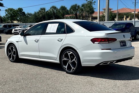 Certified 2021 Volkswagen Passat 2.0T R-Line image 7