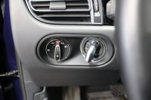 Certified 2024 Porsche Macan image 28