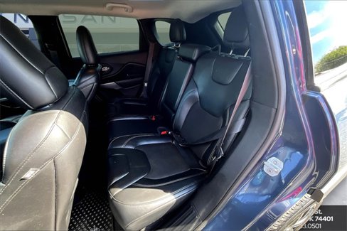Used 2019 Jeep Cherokee Latitude Plus w/ Comfort/Convenience Group image 19