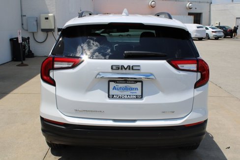 Used 2023 GMC Terrain SLE w/ Driver Convenience Package image 5